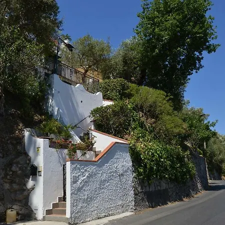 Apartamento La Fenice -white House- Homeinsorrento-